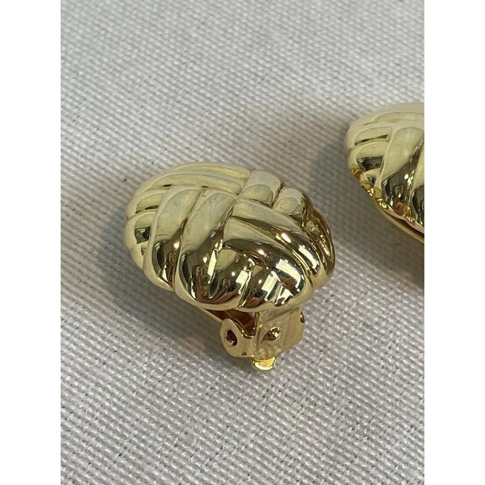 Vintage Clip On Gold Tone Basket Weave Earrings 80s 90s Rubbed - Picture 2 of 8